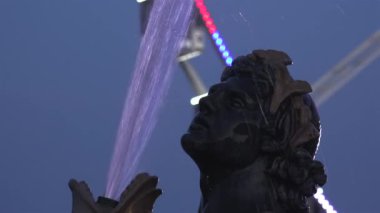 Paris, Fransa: Concorde Meydanı 'ndaki ünlü çeşme, gerçek zamanlı,
