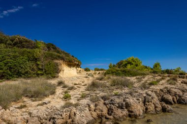 Rab adasındaki kum tepeleri, kıyıya yakın sığ sular, değişen kumullar, Rab, Lopar, Croati