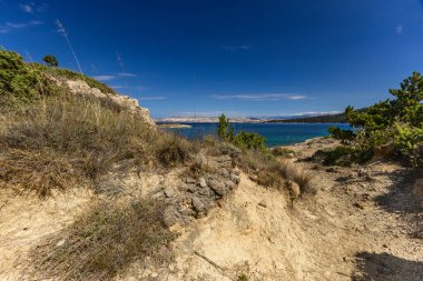 Rab Piramitleri, Kum Kumulları, Lopar, Rab Adası 'ndaki Strucic Sahili, Adanın etrafındaki Yürüyüş Yolu