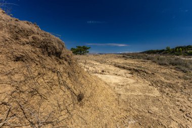 Rab Piramitleri, Kum Kumulları, Lopar, Rab Adası 'ndaki Strucic Sahili, Adanın etrafındaki Yürüyüş Yolu