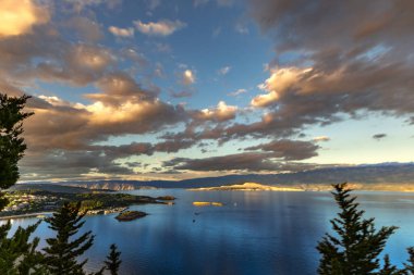 Rab Adası 'ndaki Cennet Plajı, Dağ Yolu' ndaki bir bakış açısı, Preguri Yolu.