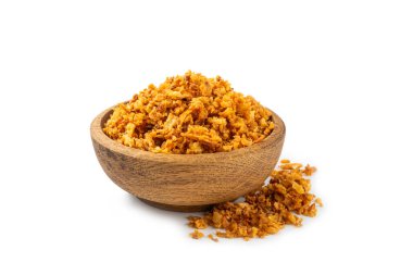 Beyaz arka planda izole edilmiş kızarmış soğan. Kızarmış soğan. Bulaşık çeşnisi. Baharatlar. Salata sosu. Mesaj için yer var. Boşluğu kopyala