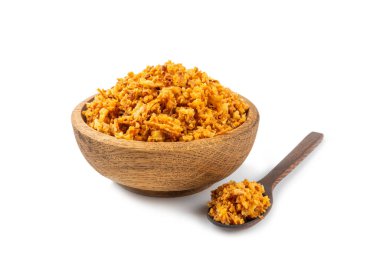 Beyaz arka planda izole edilmiş kızarmış soğan. Kızarmış soğan. Bulaşık çeşnisi. Baharatlar. Salata sosu. Mesaj için yer var. Boşluğu kopyala