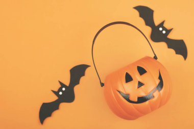 Cadılar Bayramınız Kutlu Olsun. Yarasalar ile Halloween kabak