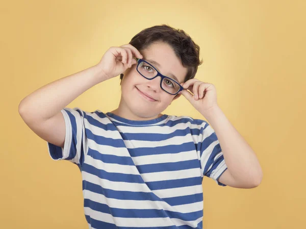 Retrato de criança com óculos — Fotografia de Stock