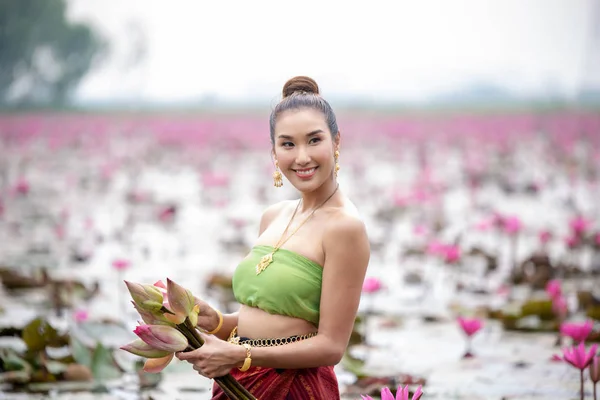 Full Length Traditional Clothing Standing Pink Lotus Flower Lake Sky — Stock Photo, Image