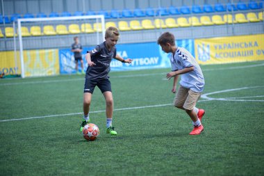 Futbolcu saldırıyor. 11 Ekim 2019 Kiev Ukrayna