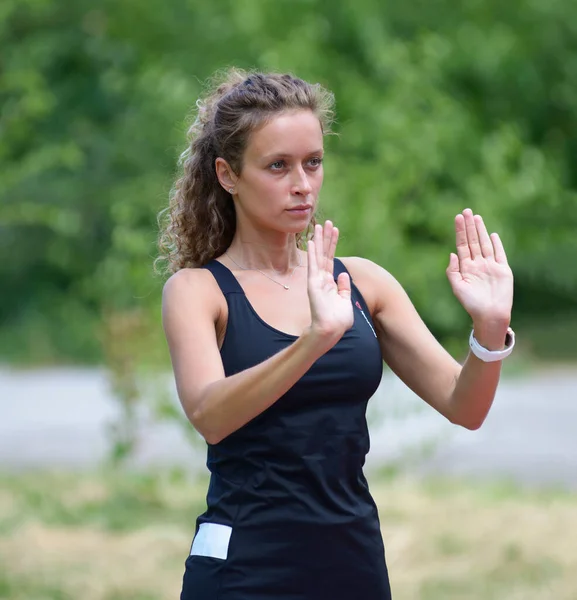Young Pretty Girl Doing Morning Exercises City Park July 2020 — Stock Photo, Image