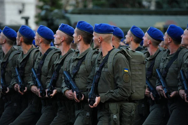 Soldados Marchando Durante Desfile Militar Dedicado Dia Independência Ucrânia Agosto — Fotografia de Stock