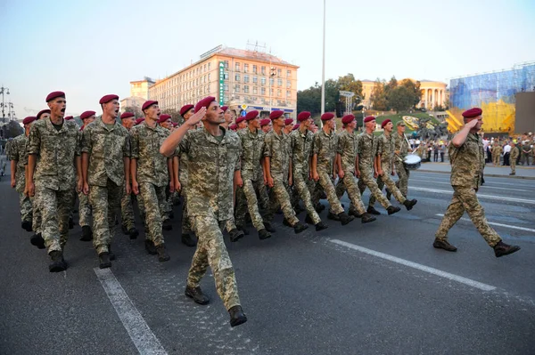 Soldados Marchando Durante Desfile Militar Dedicado Dia Independência Ucrânia Agosto — Fotografia de Stock