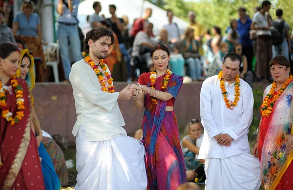 Vedic Wedding Brides Grooms Wedding Dresses Standing Ground Marriage Ceremony — Stock Photo, Image