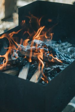 ızgarada güzel ateş
