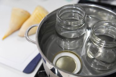 Şişe bambu filizleri yapmak