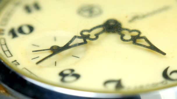 Vintage pocket watch. Antieke clock dial close-up. Macro close-up vintage klok — Stockvideo