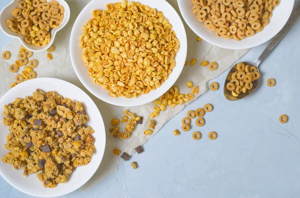 Verschiedene Arten Von Müsli Schnelles Frühstück Gesunde Snacks Puffreis Müslischleifen — Stockfoto