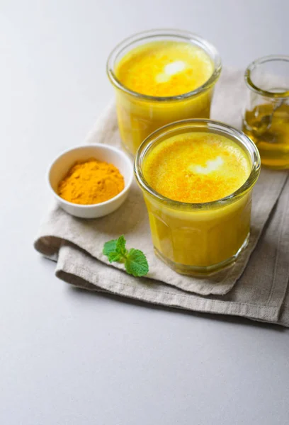 Kurkuma Latte Goldene Milch Tee Gesundes Veganes Getränk Mit Zimt — Stockfoto