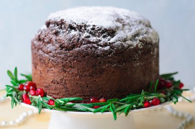 Şeker, biberiye ve nar, ev yapımı şenlikli ekmek buzlanma ile Noel kek