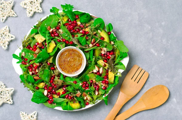 Salade Couronnes Noël Grenade Avocat Mélange Salades Amandes Saine Alimentation — Photo