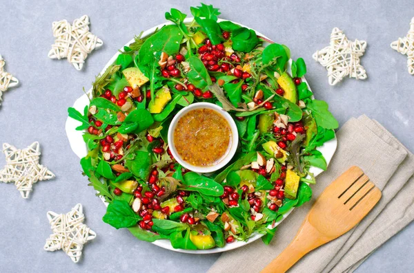 Salade Couronnes Noël Grenade Avocat Mélange Salades Amandes Saine Alimentation — Photo