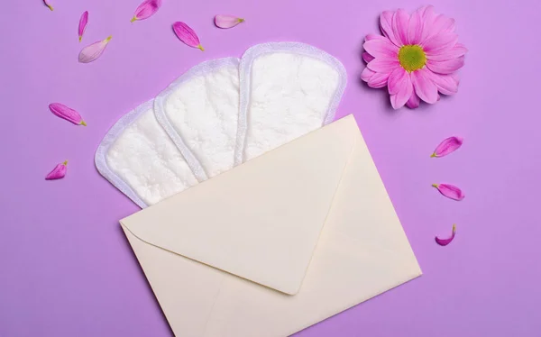 Woman Sanitary Pads Envelope Gerbera Daisy Flower Pink Background Feminine — Stock Photo, Image
