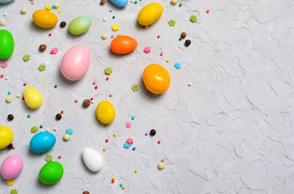 Chocolate Eggs Sprinkles Grey Background Sweet Easter Treat Holiday Concept — Stock Photo, Image
