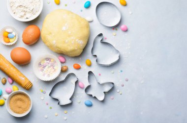 Paskalya kurabiye yapma, pişirme arka plan, hamur, çerez kesici, Sprinkles şeker