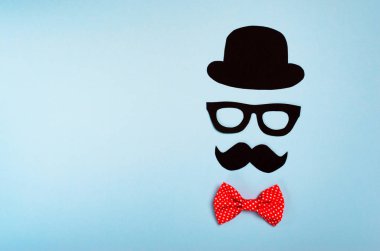 Erkek siluet, bıyıkları, gözlük ve şapka, akıllı adam
