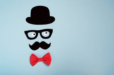 Erkek siluet, bıyıkları, gözlük ve şapka, akıllı adam