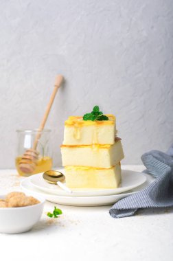 Kremalı puding, lezzetli ev yapımı tatlı