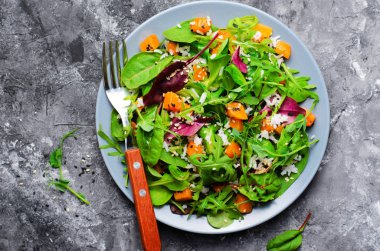 Kavrulmuş Kabak Sağlıklı Vejetaryen Salatası, Butternut Squash, Pirinç ve Susam Salatası