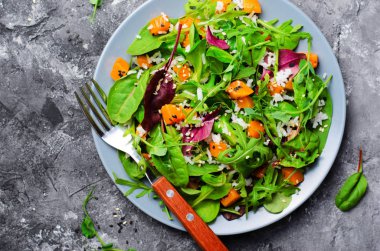 Kavrulmuş Kabak Sağlıklı Vejetaryen Salatası, Butternut Squash, Pirinç ve Susam Salatası