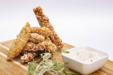 Çıtır çıtır kızarmış tavuk göğsü Close-Up