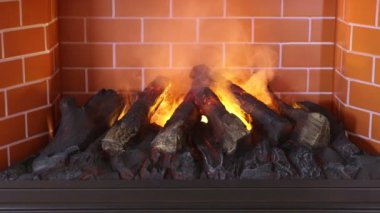 Şöminede yangın var..