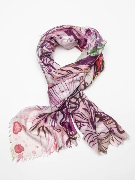 Beyaz arka plan üzerinde çok renkli atkı. Üstten Görünüm.