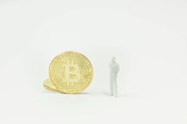 Den Vita Miniatyr Och Guldmynt Bitcoin Abstrakt Bild Närbild Bakgrund — Stockfoto