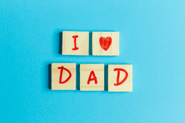 Das Alphabet Auf Kleinem Teller Auf Blauem Hintergrund Für Vatertagsbild — Stockfoto