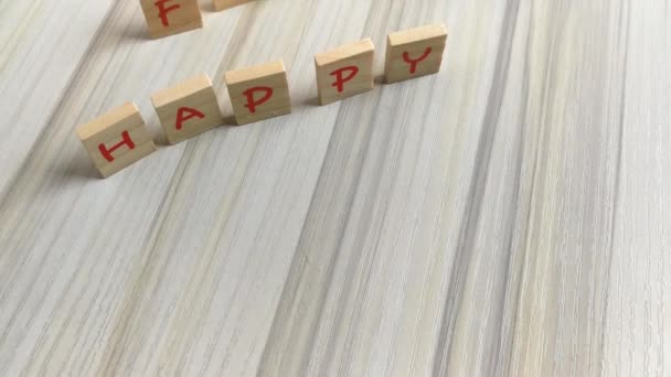 Alfabeto Plato Pequeño Mesa Madera Para Las Imágenes Del Día — Vídeo de stock