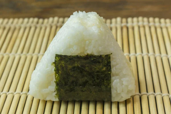 Comida Japonesa Onigiri Arroz Branco Formado Formas Triangulares Cilíndricas Muitas — Fotografia de Stock