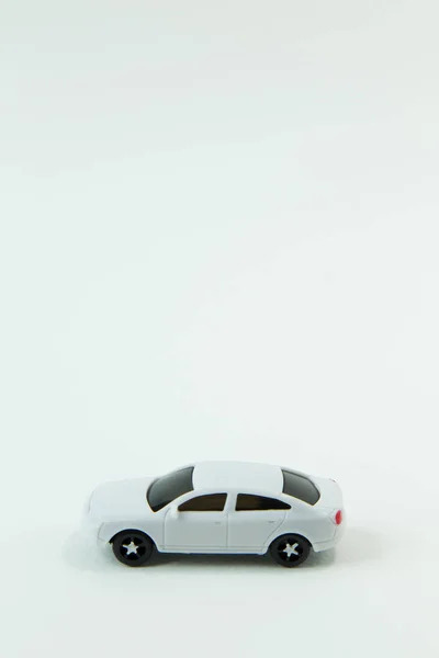 Das Weiße Autospielzeug Auf Weißem Hintergrundbild Nahaufnahme — Stockfoto