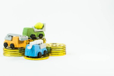 Beyaz arka plan görüntüsü üzerinde inşaat oyuncak araba