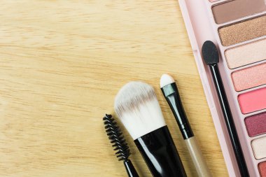 Kozmetik ahşap plaka üstte görüntüle.