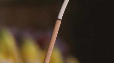 Tütsü sopa ve tütsü yakma gelen duman.