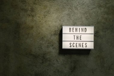 Sinema ışıklı koyu tonu film içerik.