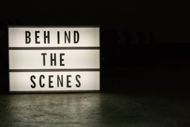 Sinema ışıklı koyu tonu film içerik.