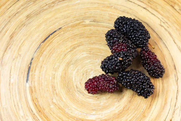 Mulberry Fruit White Bowl Wood Table — Stock Photo, Image