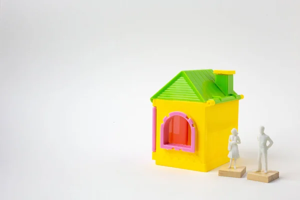 Close-up van het huis speelgoed op witte achtergrondafbeelding — Stockfoto