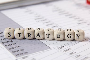 Ahşap küp işletme içerik resmi strateji kelime.