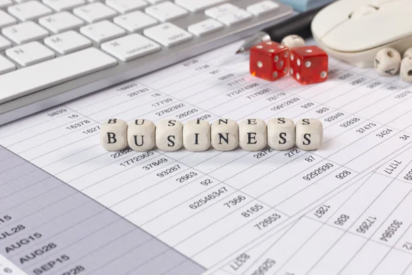 La parola Business su cubo di legno immagine del contenuto aziendale . — Foto Stock