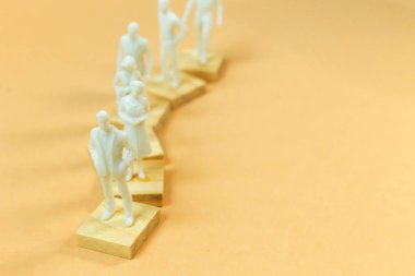  iş içeriği için turuncu pastel beyaz şekil minyatür.