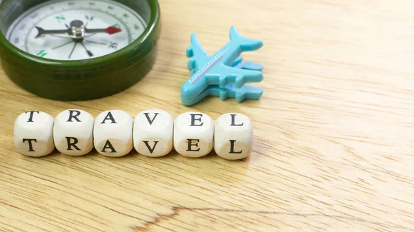 Travel wood cube close up image pour le contenu du voyage . — Photo